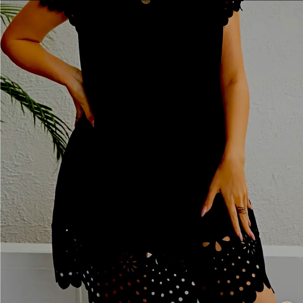 Elegant Black Scalloped Hem Dress🖤